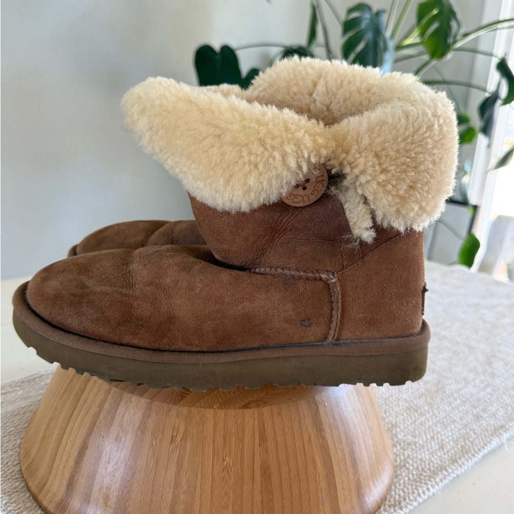Chestnut UGGS with button